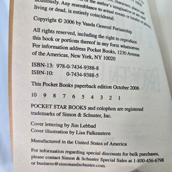 VC Andrews Dollanganger Paperback 4 Books Saga Keyhole Vintage Pocket Gothic 80s - Picture 12 of 16